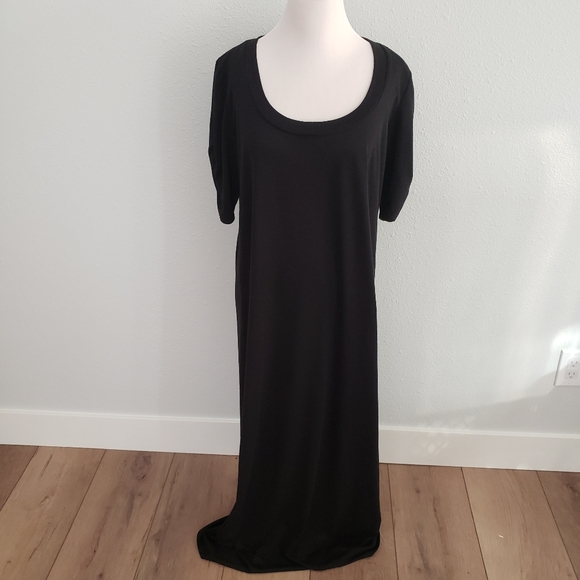 Three Hearts Dresses & Skirts - Black Maxi Dress